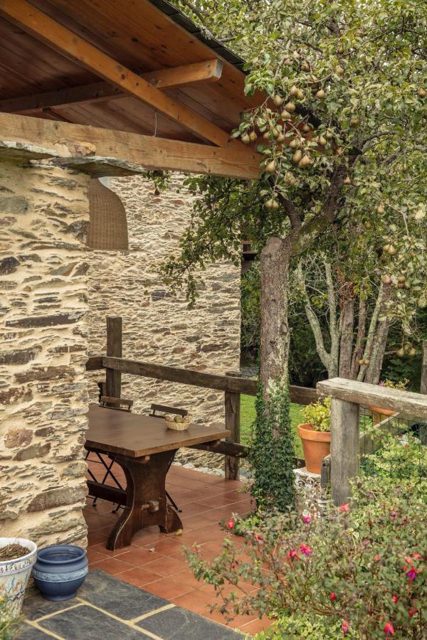 Lugar Del Rio Pensionat Couzadoiro Exteriör bild